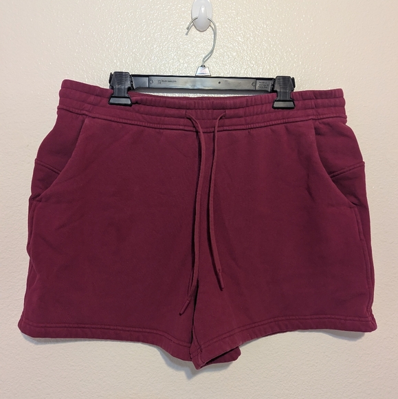 Lululemon Loumgeful Shorts - Picture 1 of 7